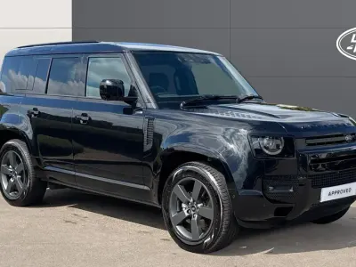 Used Land Rover Defender HSE Dynamic 249 HP (183 kW) 2025 Santorini black SUV
