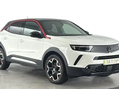 Używany Vauxhall Mokka SRi 100 kW (136 KM) 2021 Biały SUV