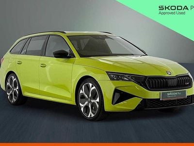 Used Skoda Octavia vRS 265 HP (194 kW) 2025 Green Estate