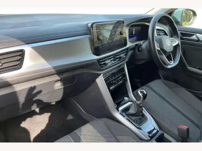 Gebraucht VW T-Roc Match 150 PS (110 kW) 2025 Blau SUV