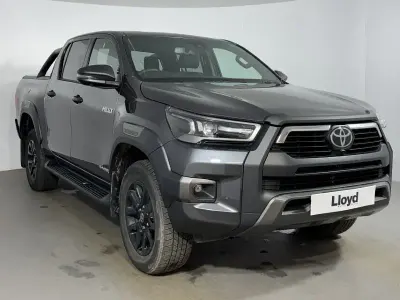 Usado Toyota HiLux 204 CV (150 kW) 2025 Gris Pickup/Camioneta