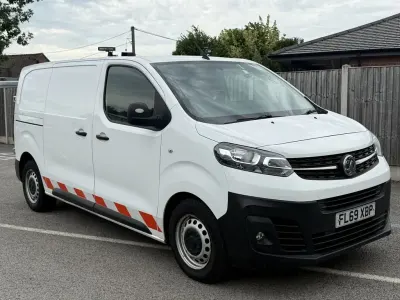 Used Vauxhall Vivaro Edition 100 HP (73 kW) 2019 White MPV