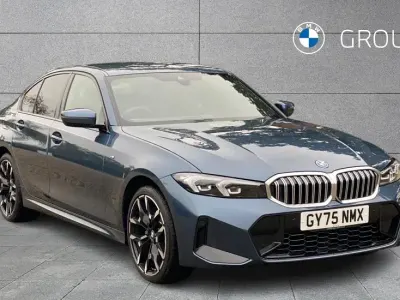 Begagnad BMW 330e M Sport 292 HK (214 kW) 2025 Blå Sedan