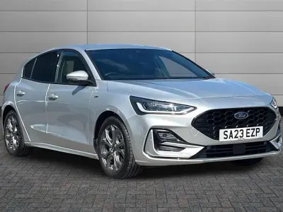 Used Ford Focus ST-Line 125 HP (91 kW) 2023 Silver Hatchback