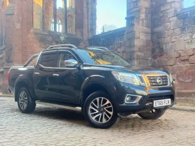 Używany Nissan Navara Tekna 190 KM (139 kW) 2016 Czarny Pickup