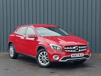 Used Mercedes GLA200 Executive 136 HP (100 kW) 2017 Red SUV