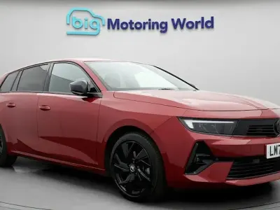 Used Vauxhall Astra S 131 HP (96 kW) 2024 Red Estate