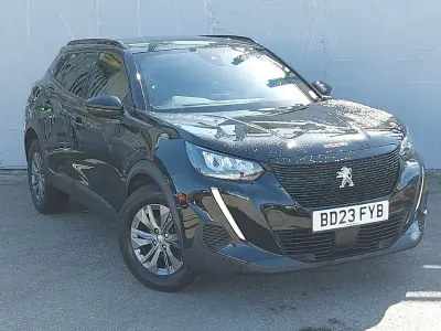 Used Peugeot 2008 Active+ 101 HP (74 kW) 2023 Black SUV