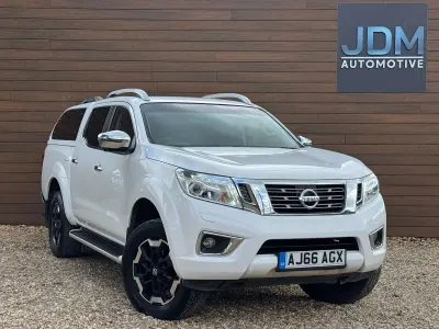 Używany Nissan Navara Tekna 190 KM (139 kW) 2016 Biały Pickup
