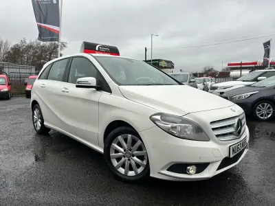 Usado Mercedes B180 SE 109 HP (80 kW) 2013 Branco Monovolume