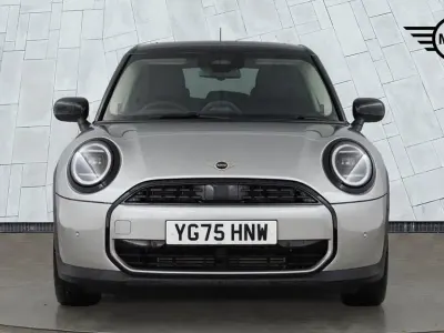 Begagnad Mini Cooper Classic 2025 Silver Halvkombi