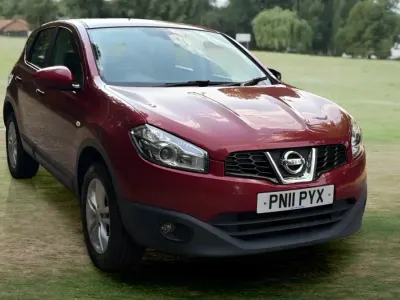 Used Nissan Qashqai Acenta 141 HP (103 kW) 2011 Red SUV