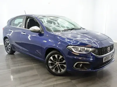 Używany Fiat Tipo Mirror 95 KM (69 kW) 2020 Niebieski Hatchback