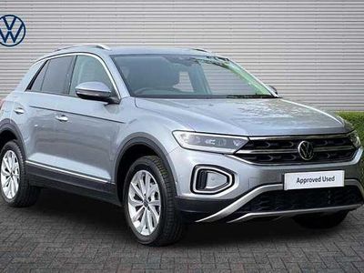 Usado VW T-Roc Style 150 HP (110 kW) 2025 Prateado SUV
