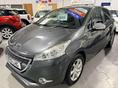 Used Peugeot 208 Style 68 HP (50 kW) 2015 Grey Hatchback