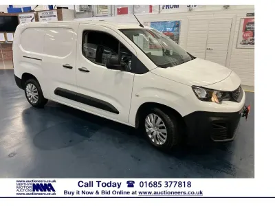 Used Peugeot Partner 100 HP (73 kW) 2020 White MPV