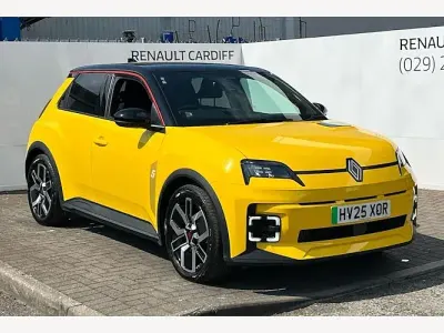 Used Renault 5 E-Tech Komfort 110 kW (150 HP) 2025 Hatchback