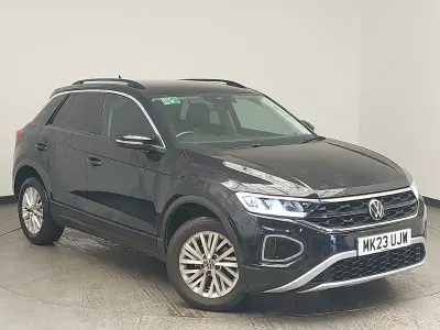 Usado VW T-Roc Life 110 HP (80 kW) 2023 Preto SUV