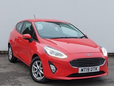 Used Ford Fiesta Zetec 85 HP (62 kW) 2019 Red Hatchback