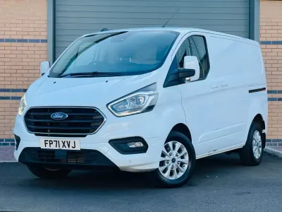Begagnad Ford Transit Custom Limited 130 HK (95 kW) 2022 Vit Van