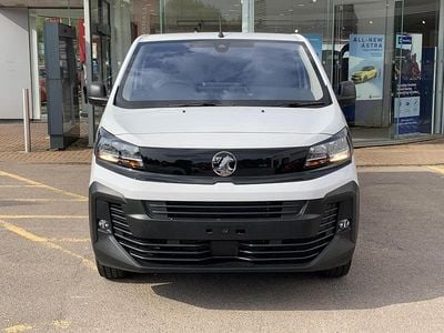 White Used 2024 Vauxhall Vivaro S MPV | £17,849 (Fair price)