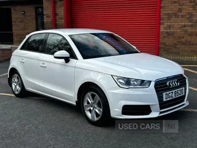 Used Audi A1 Design 95 HP (69 kW) 2016 White Hatchback