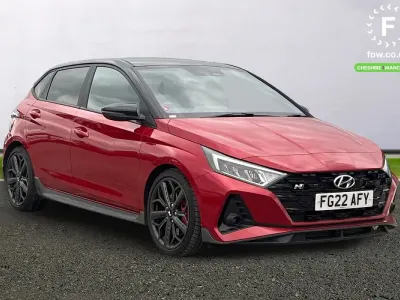 Begagnad Hyundai i20 204 HK (150 kW) 2022 Röd Halvkombi
