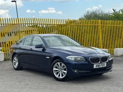 Begagnad BMW 520 Impressive 2011 Blå Sedan