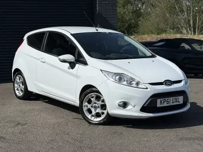 Used Ford Fiesta Zetec 82 HP (60 kW) 2011 White Hatchback
