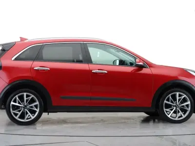 Used Kia Niro 2022 Red SUV