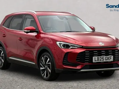 Używany MG ZS Trophy 196 KM (144 kW) 2024 Czerwony SUV