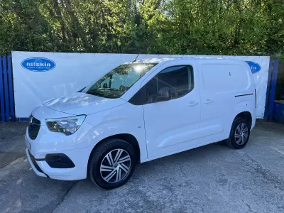 Used Vauxhall Combo 100 HP (73 kW) 2023 White MPV