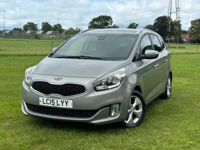 Used Kia Carens 2015 Silver MPV