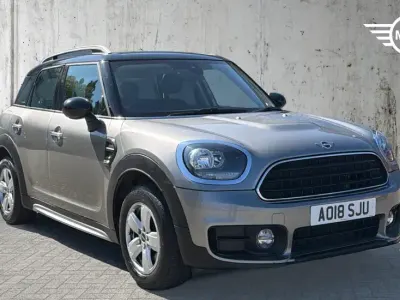 Usado Mini Cooper Countryman 134 CV (98 kW) 2018 Plateado SUV
