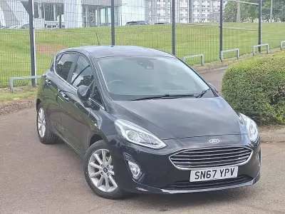 Usado Ford Fiesta Titanium 125 CV (91 kW) 2017 Negro Utilitario