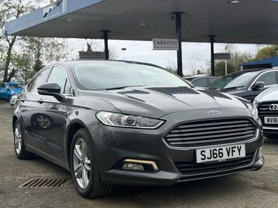 Usado Ford Mondeo Zetec 150 HP (110 kW) 2016 Cinzento Citadino