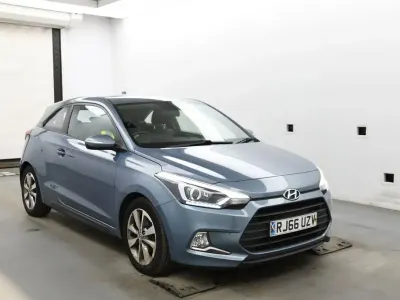 Käytetty Hyundai i20 SE 84 HP (61 kW) 2016 Sininen Coupe - kaksiovinen