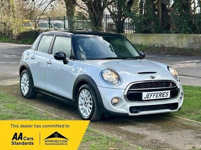 Usado Mini Cooper S Hatch 192 HP (141 kW) 2015 Prateado Citadino
