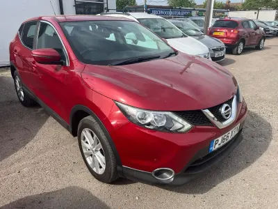 Used Nissan Qashqai Acenta 115 HP (84 kW) 2016 Red SUV