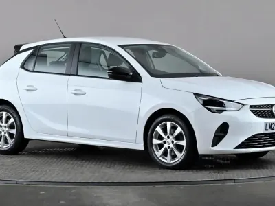 Używany Vauxhall Corsa Design Edition 100 KM (73 kW) 2023 Biały Hatchback