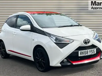 Used Toyota Aygo x-press 69 HP (50 kW) 2018 White Hatchback