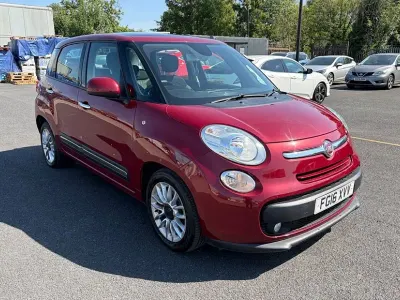 Used Fiat 500L Lounge 95 HP (69 kW) 2016 Red MPV
