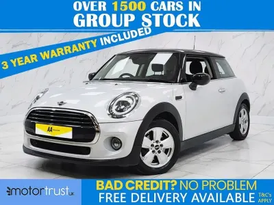 Usado Mini Cooper Classic 136 HP (100 kW) 2019 Prateado Citadino