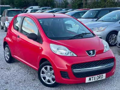 Used Peugeot 107 68 HP (50 kW) 2011 Red Hatchback