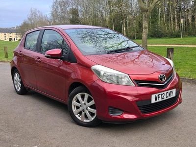 Used Toyota Yaris 99 HP (72 kW) 2012 Red Hatchback