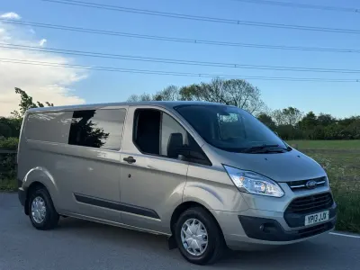 Usado Ford Transit Custom Trend 125 HP (91 kW) 2013 Prateado Van