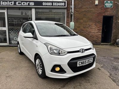 Used Hyundai i10 SE 67 HP (49 kW) 2015 White Hatchback