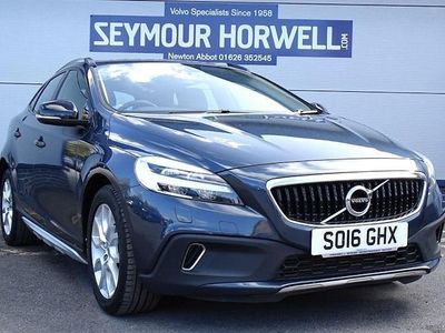 Begagnad Volvo V40 Pro 152 HK (111 kW) 2019 Halvkombi