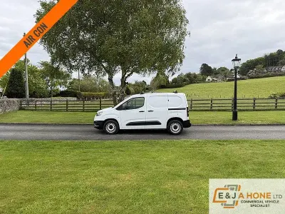 Used Toyota Proace Active 100 HP (73 kW) 2023 White MPV