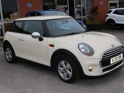 Used Mini ONE Hatch 102 HP (75 kW) 2015 White Hatchback